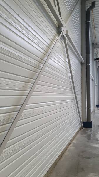 Nettoyage de bardage extérieur et intérieur d'une Extension de Hall industriel à Haguenau