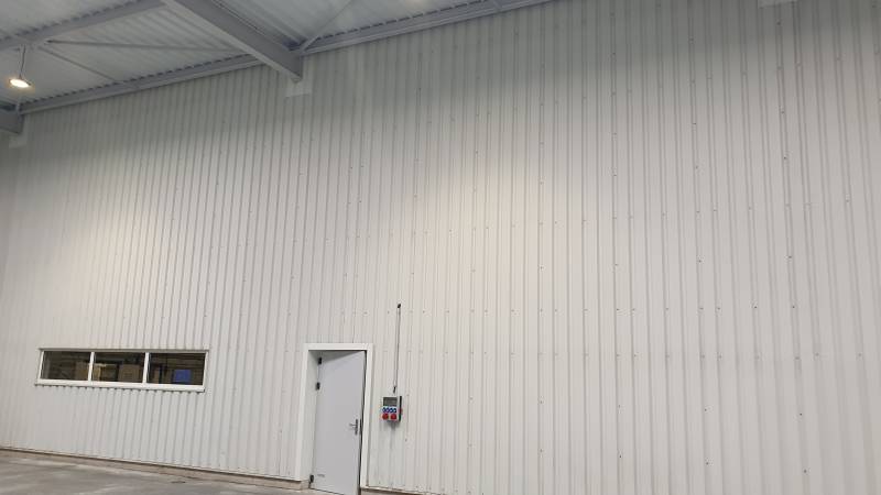 Nettoyage de bardage extérieur et intérieur d'une Extension de Hall industriel à Haguenau
